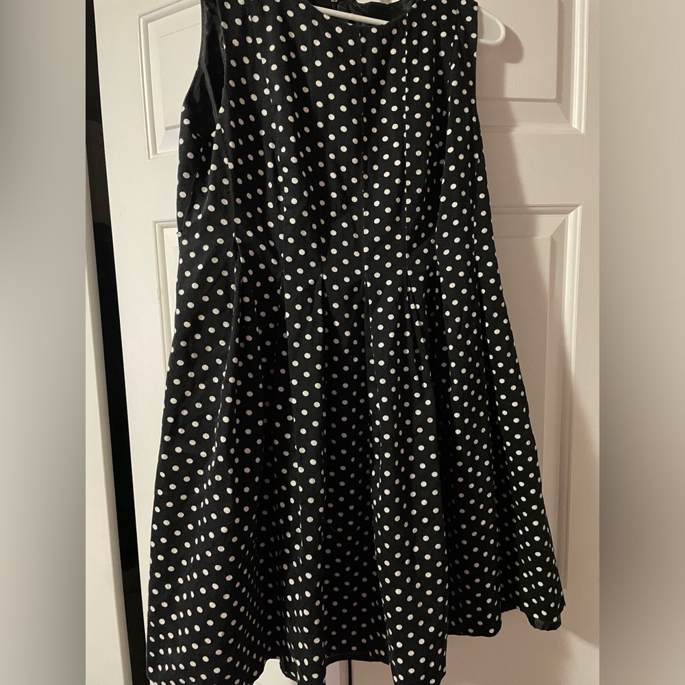Polka dot dress 🤍
